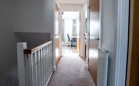Modern Home Near Etihad, Coop Live